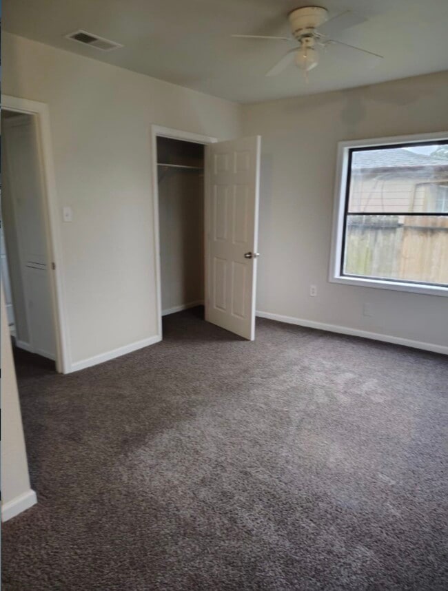 Building Photo - 7716 Appleton St