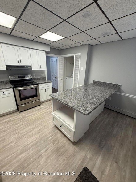 Building Photo - 708 Main St