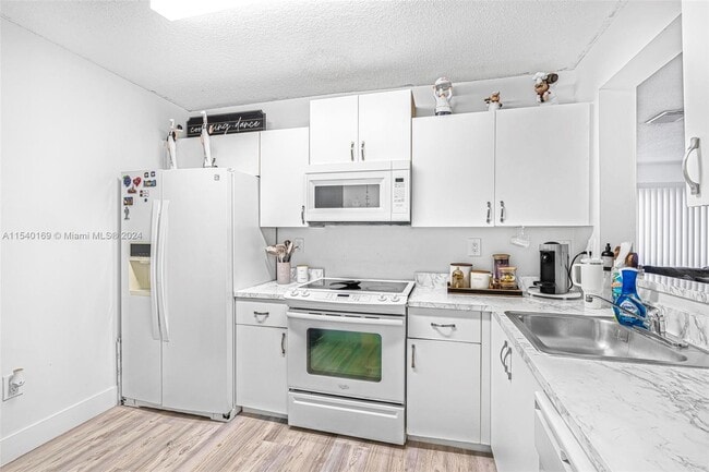 Building Photo - 1144 NW 125th Path