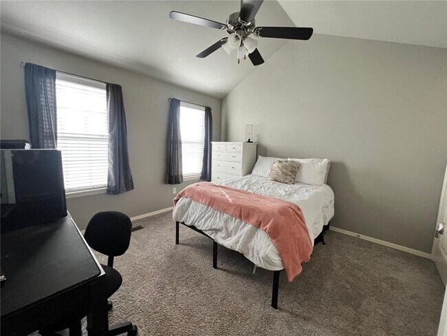 Building Photo - 2788 W Auburn Dr