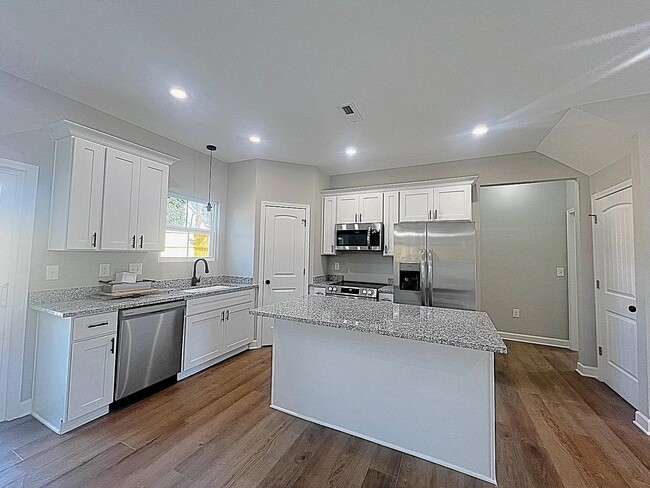 Building Photo - 5 N 6th St