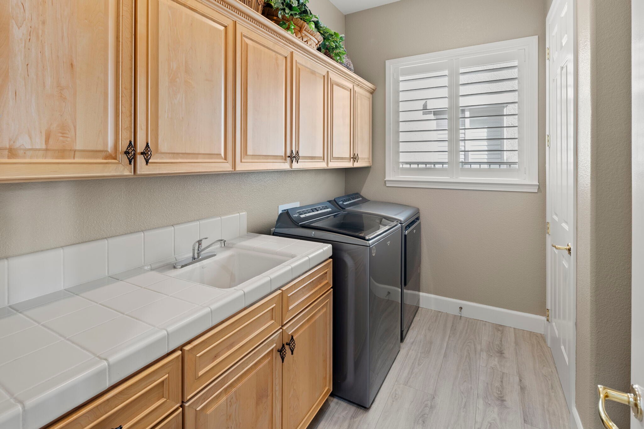 Laundry - 841 Northfield Ln