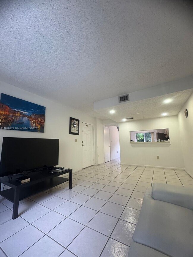 Building Photo - 8270 SW 149th Ct
