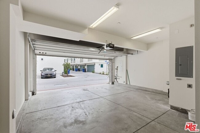 Building Photo - 1605 Arla Way