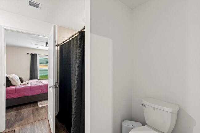 Building Photo - 701 Carlyle Wy