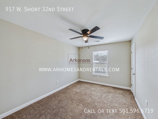 Building Photo - 917 W Short 32nd St