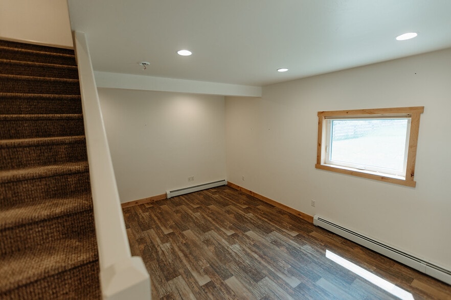 Building Photo - 120 Lasso Ln