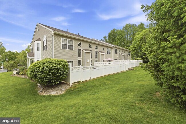 Building Photo - 101 Wellington Park Dr
