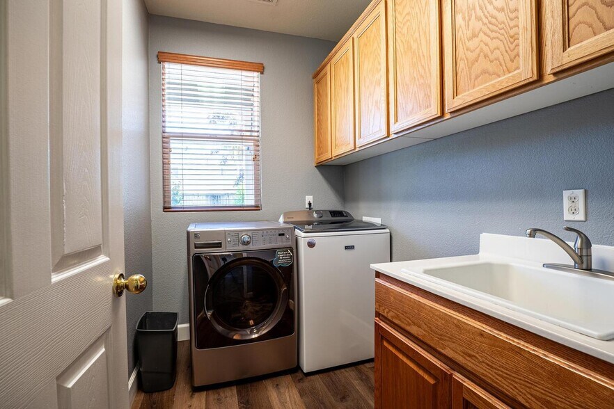 Building Photo - 820 Ben Ingram Ln