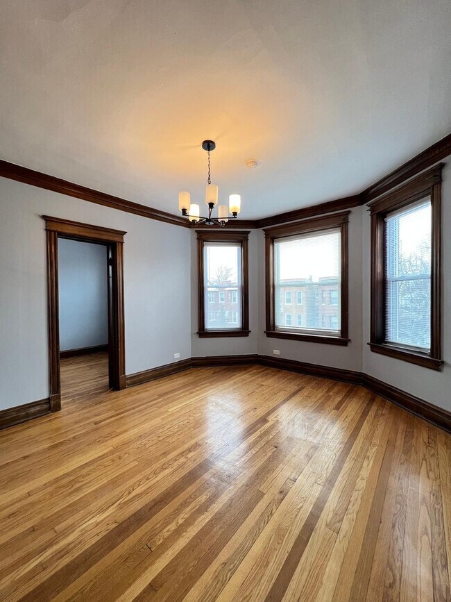 Building Photo - 6810 S Calumet Ave