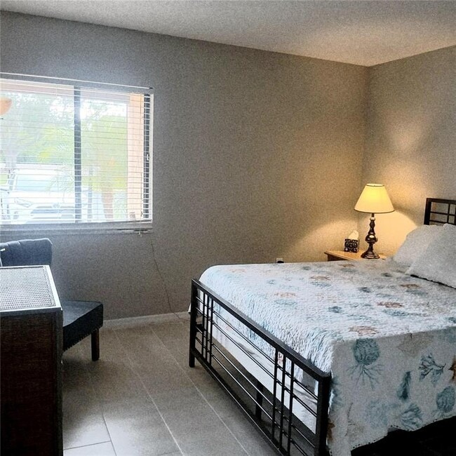 Building Photo - 6191 Timberlake Dr