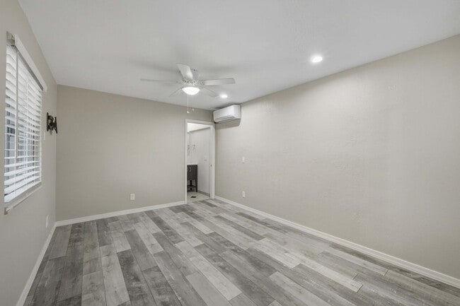 Building Photo - 17024 E Calle Del Sol