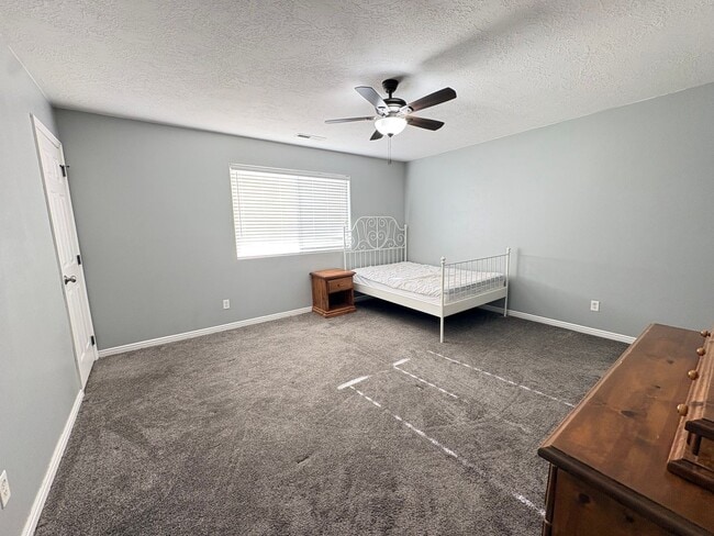 Building Photo - Furnished Housing