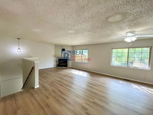 Building Photo - 2229 Villa Rosa Dr