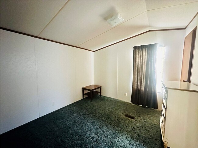 Building Photo - 9012 Spruce St