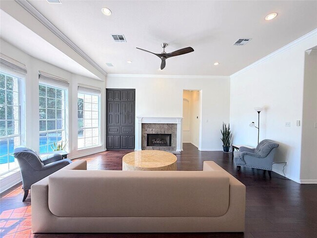 Building Photo - 14936 Thatcher Dr