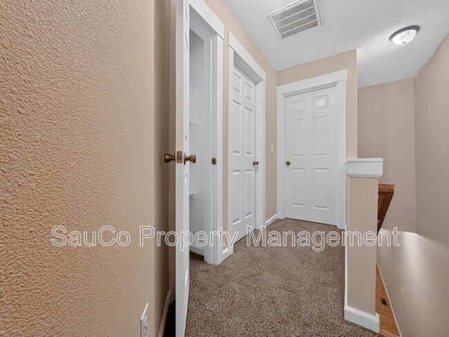 Building Photo - 1109 NE 106th Ave