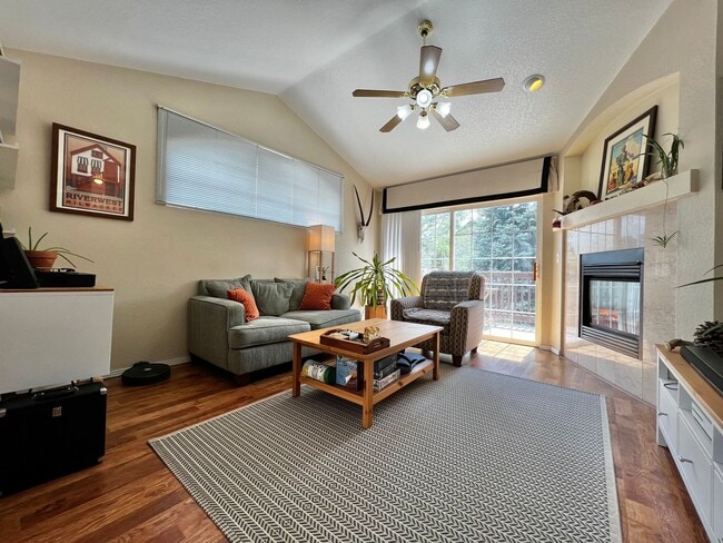 Primary Photo - 3 bedroom 2 bathroom Condo in West Fort Co...
