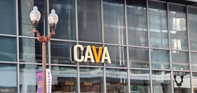 Building Photo - 1011 Arlington Blvd