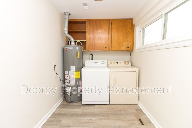 Building Photo - 936 Ely Rd