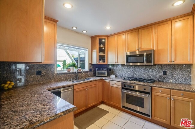 Building Photo - 200 S Wetherly Dr