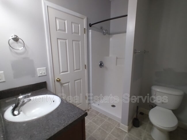 Building Photo - 402 Conley Dr