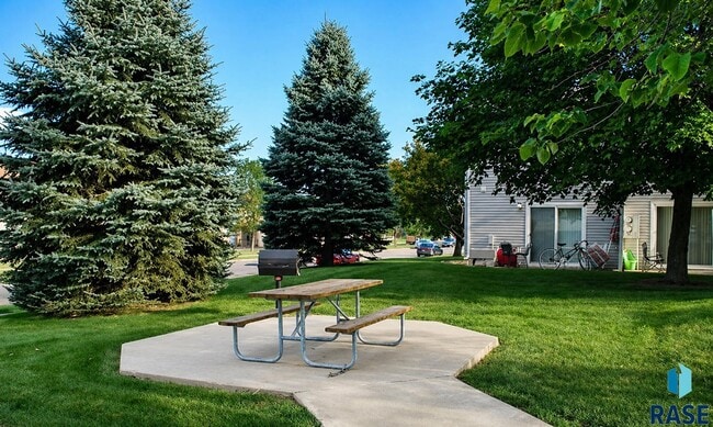 Building Photo - 4623 S Baha Ave