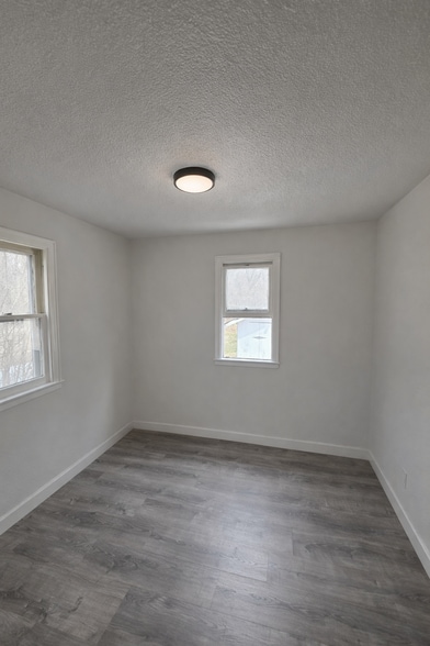 Building Photo - 290 Lyon St