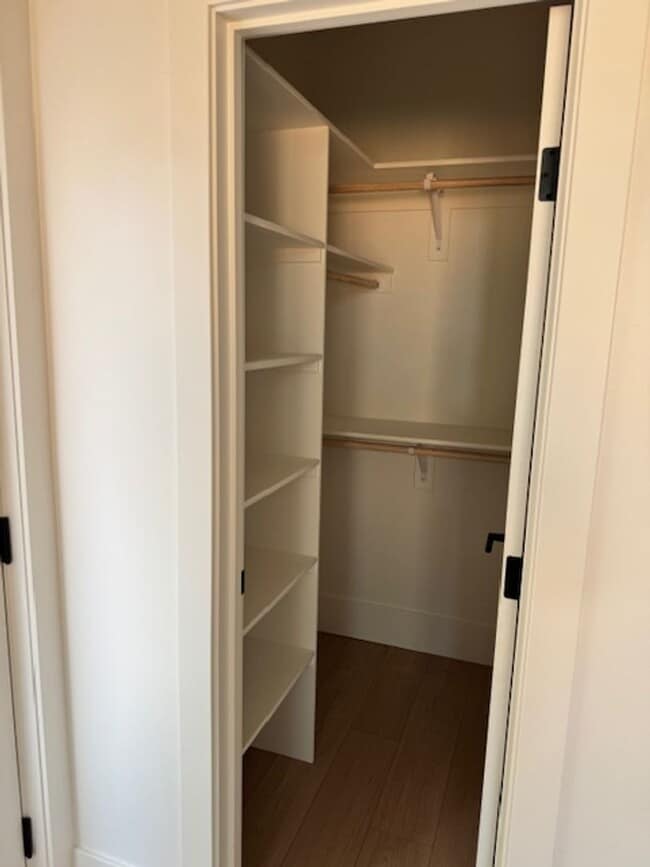 Building Photo - 677 Whyte Ave