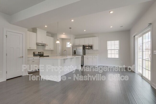 Building Photo - 2102 Morton Dr
