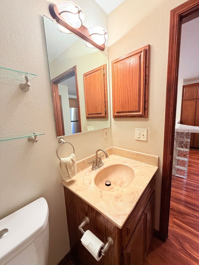 Building Photo - Great Single-Level Cayucos Apartment with One Car Parking Space