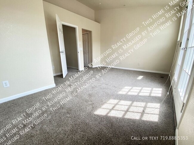 Building Photo - 837 S Weber St