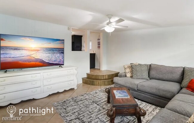 Building Photo - 2 br, 1 bath House - 4610 Sloan Avenue UNIT