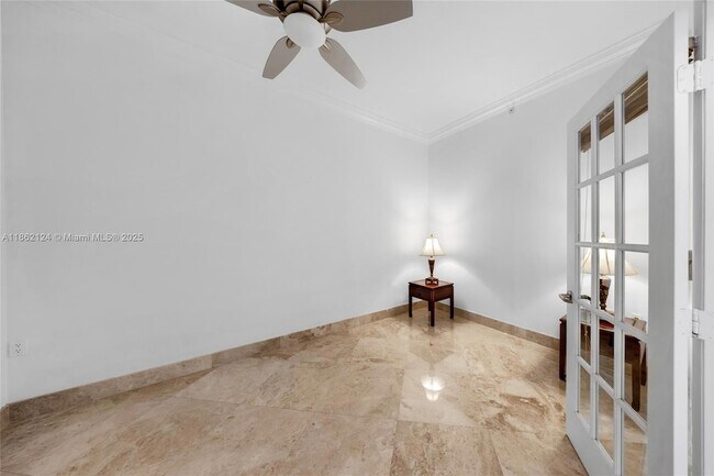 Building Photo - 704 N Ocean Blvd