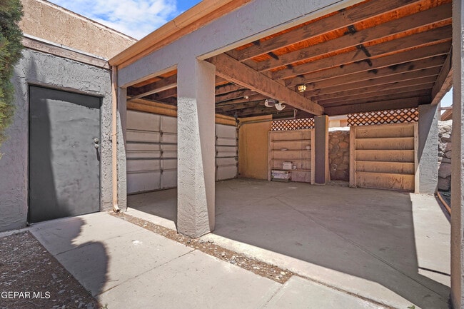 Building Photo - 10720 Chert St