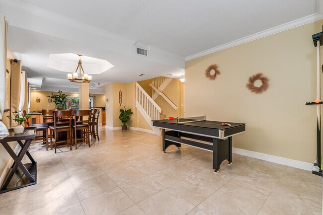 Building Photo - 1721 SW 23rd St