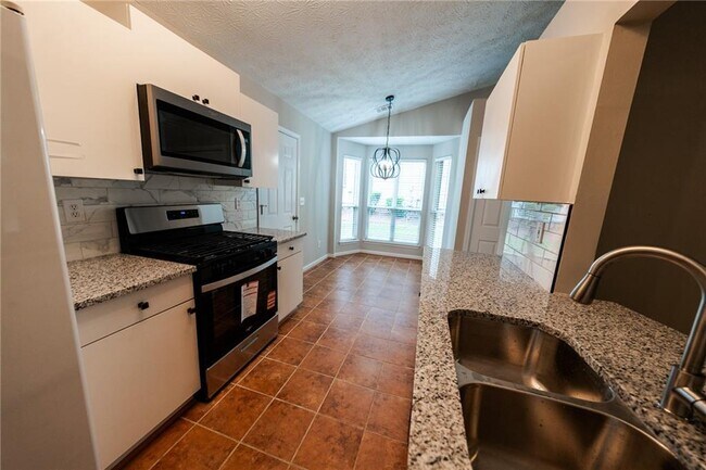 Building Photo - 3820 Oak Park Dr