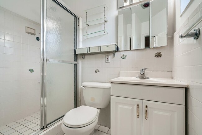 Building Photo - 2730 SW 17th St