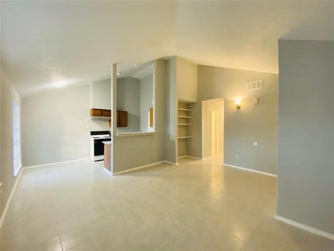 Building Photo - 5104 Beaverhill Dr