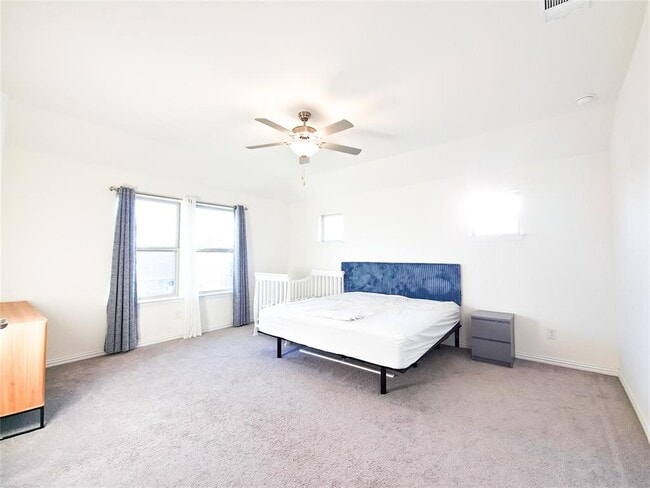 Building Photo - 627 Pheasant Hill Ln