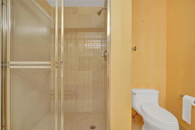 Building Photo - 21150 Point Pl