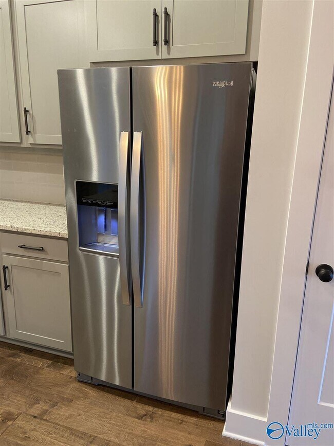 Building Photo - 440 Legend Oak Way SW