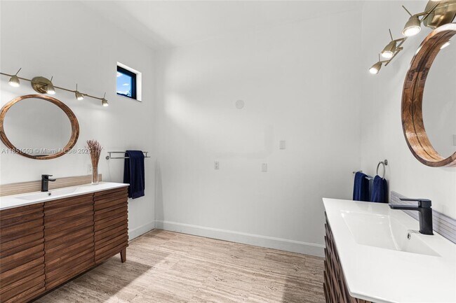 Building Photo - 6220 SW 123rd Terrace