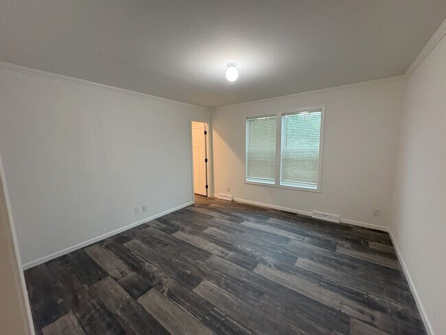 Building Photo - 5045 W Sawgrass Dr