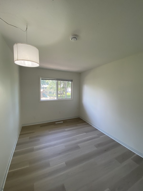 Building Photo - 632 Meadow Pl