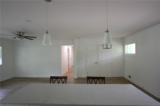 Building Photo - 3533 Larkspur Terrace