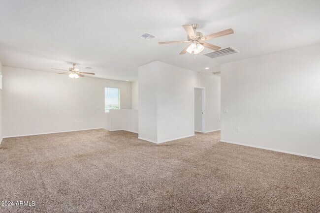 Building Photo - Charming 4 bedroom home in Buckeye!!