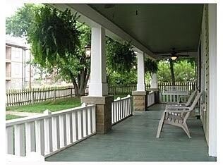 Building Photo - Historical Style Home Minutes from Campus and Downtown Fayetteville