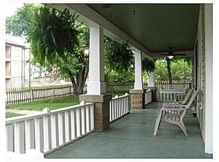 Building Photo - PRE-LEASING Historical Style Home Minutes from Campus and Downtown Fayetteville