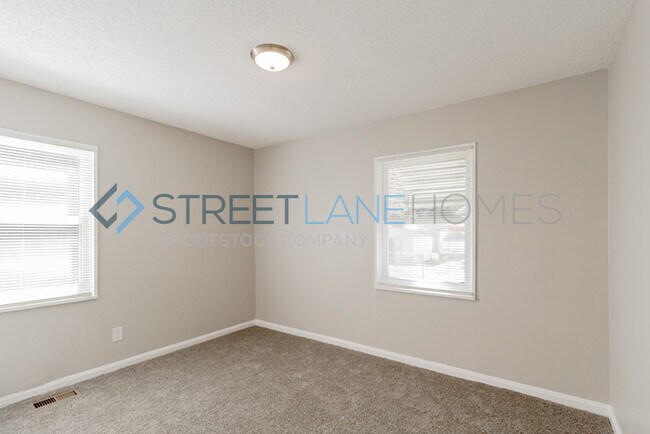 Building Photo - 109 Camellia Cir